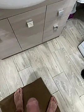 Pennellone98 online show from November 2025 05:56:01 PM