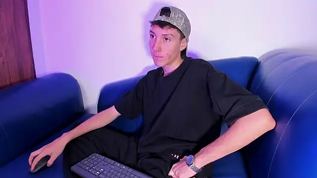 LittleDanny  online show from April 2026 03:00:01 PM