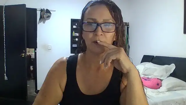 MiaVega online show from January 2026 04:34:01 PM