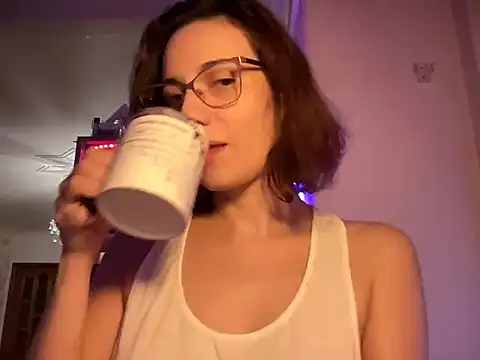 Tomiriss online show from September 2025 11:27:02 PM