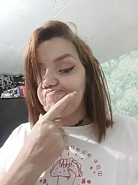 MayaLuna1 online show from October 2025 05:01:01 PM