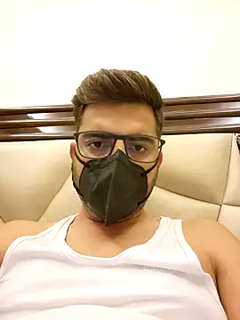 Snapshot of LoveGuruRA chatting on September 2025 04:29:01 PM LoveGuruRA online show from September 2025 04:29:01 PM