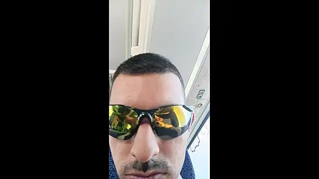 Greek crazy couple online show from October 2025 09:04:02 AM