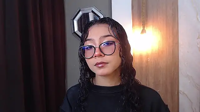 Snapshot of honeymoon_12 chatting on February 2026 04:09:02 AM honeymoon 12 online show from February 2026 04:09:02 AM