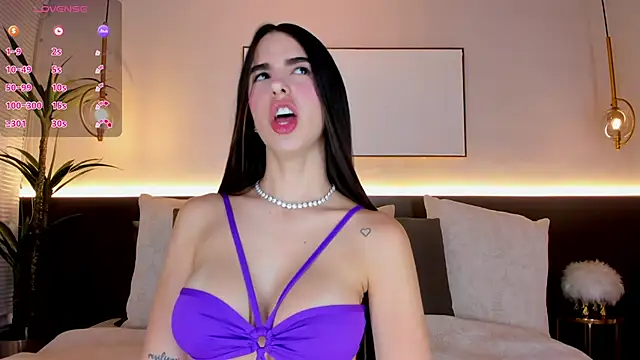 SolAvelar online show from December 2025 03:34:01 AM