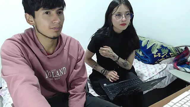 Snapshot of CurseLovers28 chatting on September 2025 03:39:02 AM CurseLovers28 online show from September 2025 03:39:02 AM