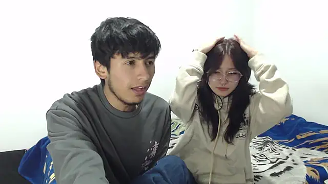 Snapshot of CurseLovers28 chatting on November 2025 04:27:01 AM CurseLovers28 online show from November 2025 04:27:01 AM