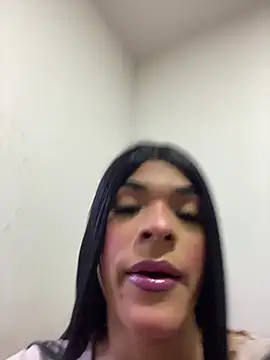 Amira Ember online show from July 2026 07:02:01 AM