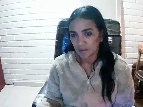 MiiaVelasquez online show from October 2025 03:39:02 AM