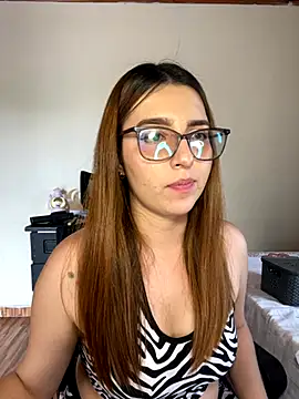 CoraVibes online show from September 2025 07:38:01 PM