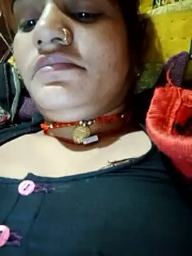 Nehaja33e online show from November 2025 10:52:02 PM