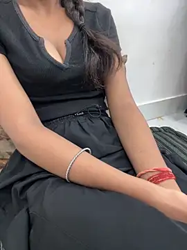 Snapshot of cute_parii_ chatting on October 2025 10:16:01 PM cute parii online show from October 2025 10:16:01 PM