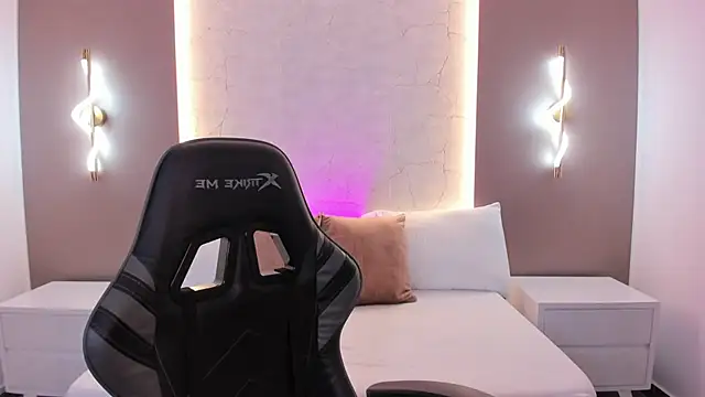 emily tolson online show from February 2026 12:31:01 PM