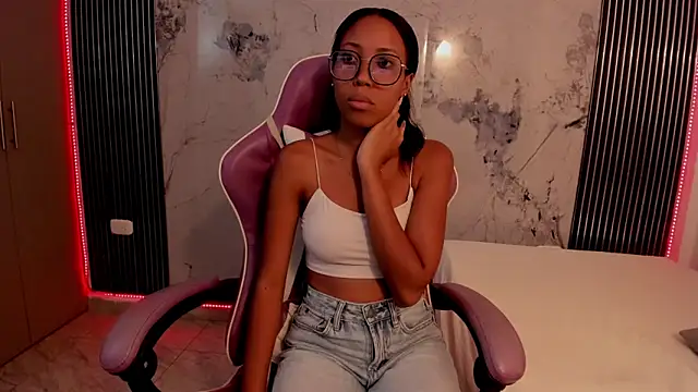 Snapshot of Mia_Duarte1 chatting on June 2026 07:18:01 PM Mia Duarte1 online show from June 2026 07:18:01 PM