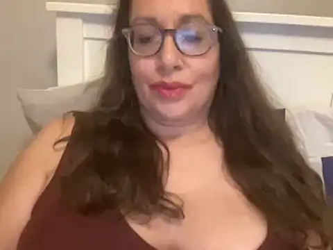 Snapshot of RosaFreya chatting on September 2025 05:48:01 PM RosaFreya online show from September 2025 05:48:01 PM