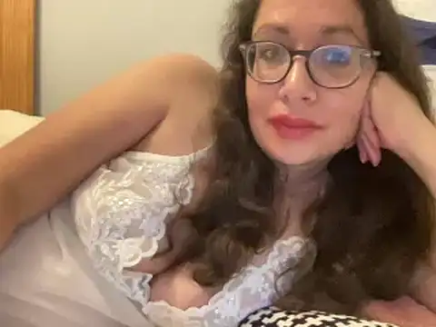 Snapshot of RosaFreya chatting on September 2025 08:56:02 PM RosaFreya online show from September 2025 08:56:02 PM