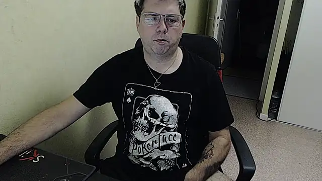 blueandwhite1 online show from December 2024 08:23:02 AM