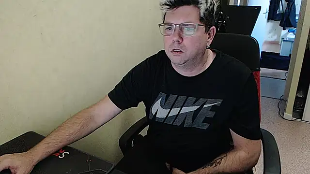 blueandwhite1 online show from December 2024 03:28:02 PM