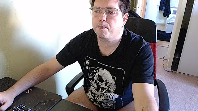 blueandwhite1 online show from December 2024 01:30:02 PM