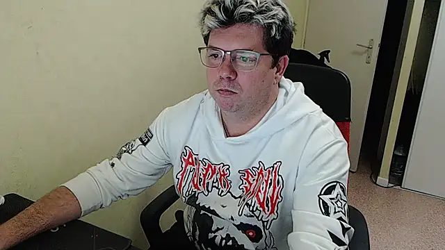 blueandwhite1 online show from January 2025 05:38:01 PM