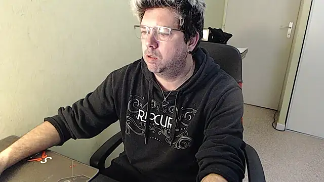 blueandwhite1 online show from January 2025 10:12:02 AM