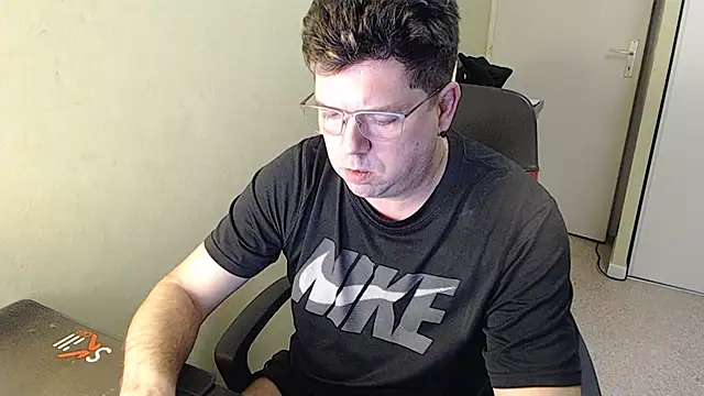 blueandwhite1 online show from February 2025 04:22:01 PM