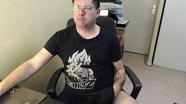 blueandwhite1 online show from February 2025 08:21:02 AM