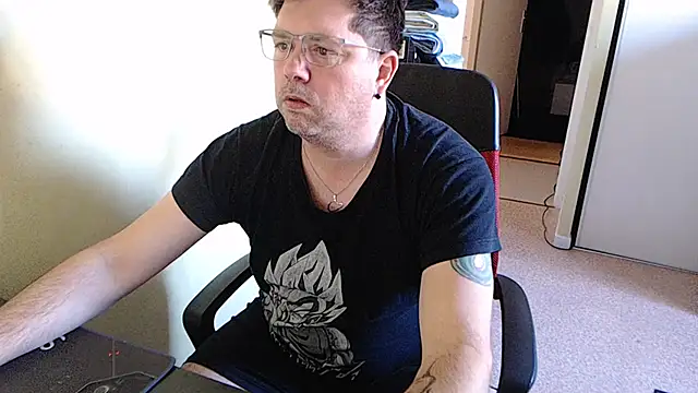 blueandwhite1 online show from February 2025 03:31:01 PM