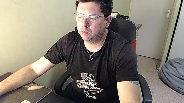 blueandwhite1 online show from February 2025 05:19:02 PM