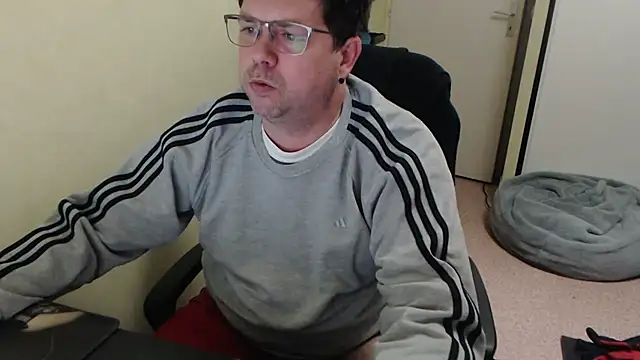 blueandwhite1 online show from March 2025 08:21:02 PM