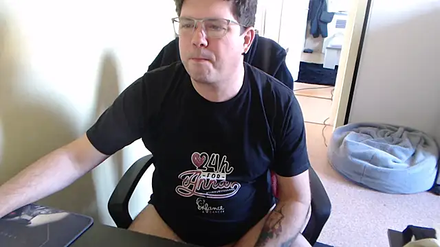 blueandwhite1 online show from March 2025 03:40:01 PM