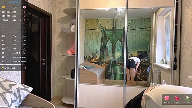 TianaWidell online show from October 2025 03:31:01 AM