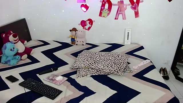 Zoe small online show from February 2026 10:14:01 AM