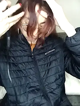 AnnieSparkle online show from September 2025 12:23:01 AM