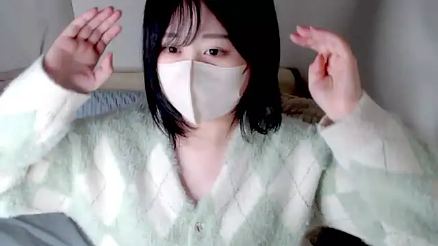 Snapshot of mi__san chatting on November 2025 09:33:01 AM mi  san online show from November 2025 09:33:01 AM