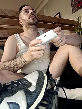 Snapshot of branletteur chatting on February 2026 10:25:01 PM branletteur online show from February 2026 10:25:01 PM