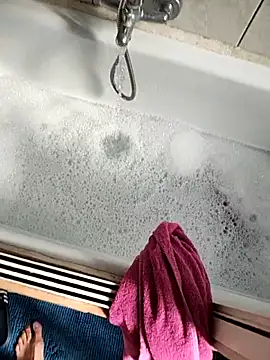 Snapshot of Ericketaurore chatting on September 2025 09:43:01 AM Ericketaurore online show from September 2025 09:43:01 AM