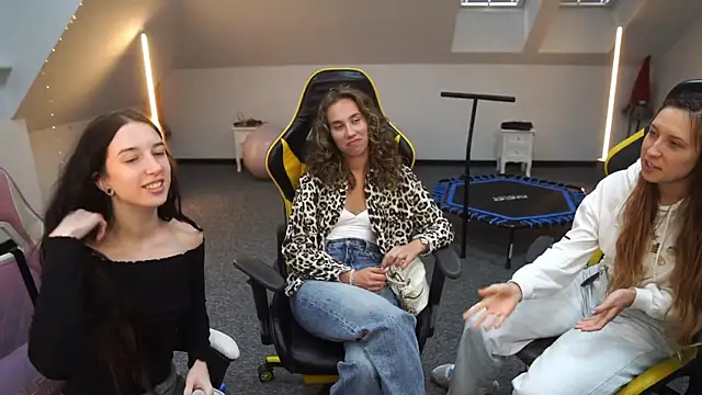 Snapshot of _Lili_054 chatting on September 2025 11:11:01 AM  Lili 054 online show from September 2025 11:11:01 AM