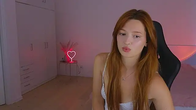 Snapshot of CuteAriel7 chatting on June 2026 04:51:02 PM CuteAriel7 online show from June 2026 04:51:02 PM