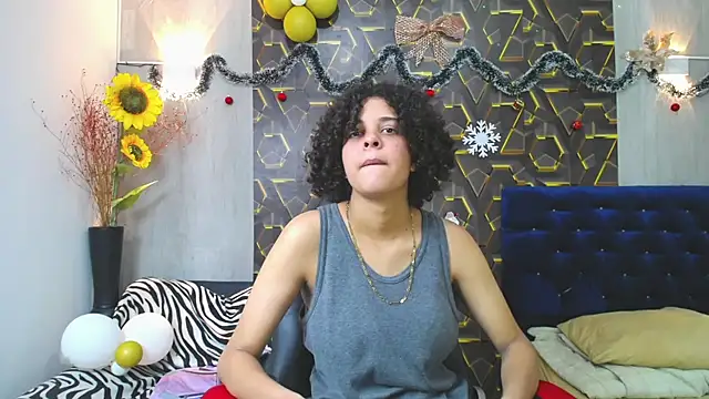 miss leidy  online show from December 2025 02:30:01 AM