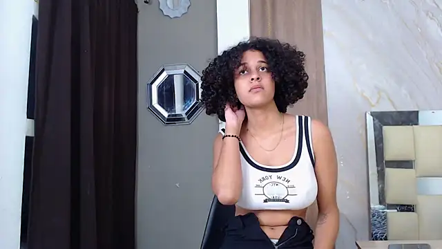 Snapshot of miss_leidy_ chatting on April 2026 06:19:01 AM miss leidy online show from April 2026 06:19:01 AM