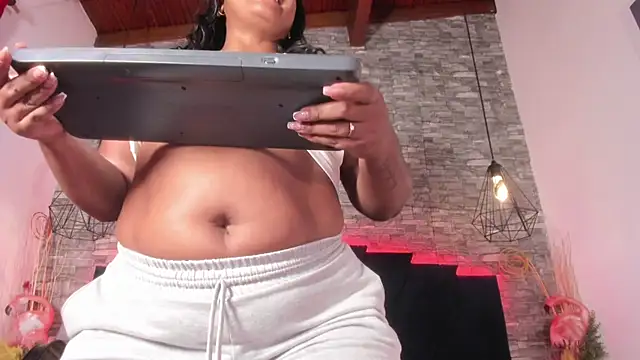 Emily Brown18 online show from April 2026 04:19:01 AM