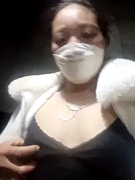 Snapshot of Phuong_xxx chatting on December 2025 04:12:02 PM Phuong xxx online show from December 2025 04:12:02 PM