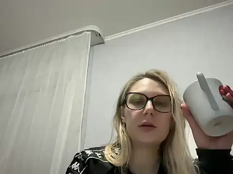 NikexPretty online show from December 2025 07:42:01 PM