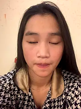 Snapshot of -Lie-06 chatting on October 2025 12:46:01 PM -Lie-06 online show from October 2025 12:46:01 PM