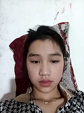 Snapshot of -Lie-06 chatting on October 2025 06:11:01 AM -Lie-06 online show from October 2025 06:11:01 AM