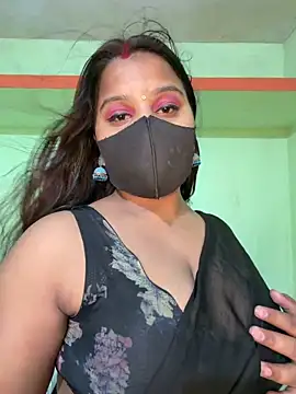 Snapshot of Shneeha_le chatting on April 2026 04:04:02 PM Shneeha le online show from April 2026 04:04:02 PM