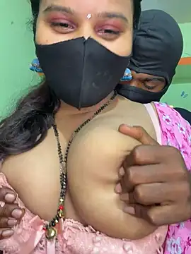 Snapshot of Shneeha_le chatting on April 2026 07:07:02 PM Shneeha le online show from April 2026 07:07:02 PM