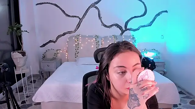Snapshot of SarahCastro1_ chatting on September 2025 04:35:02 AM SarahCastro1 online show from September 2025 04:35:02 AM