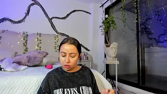 Snapshot of SarahCastro1_ chatting on October 2025 02:09:02 AM SarahCastro1 online show from October 2025 02:09:02 AM